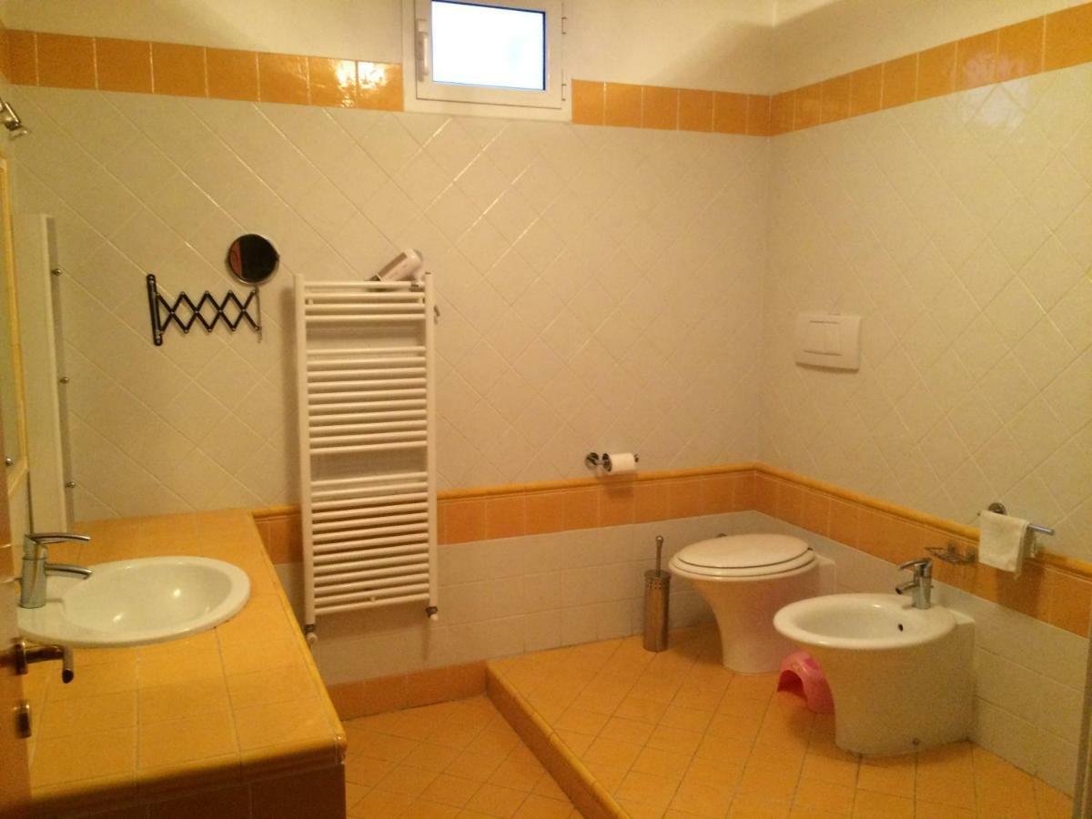 Villa Con Piscina A Imperia, Italy Buitenkant foto