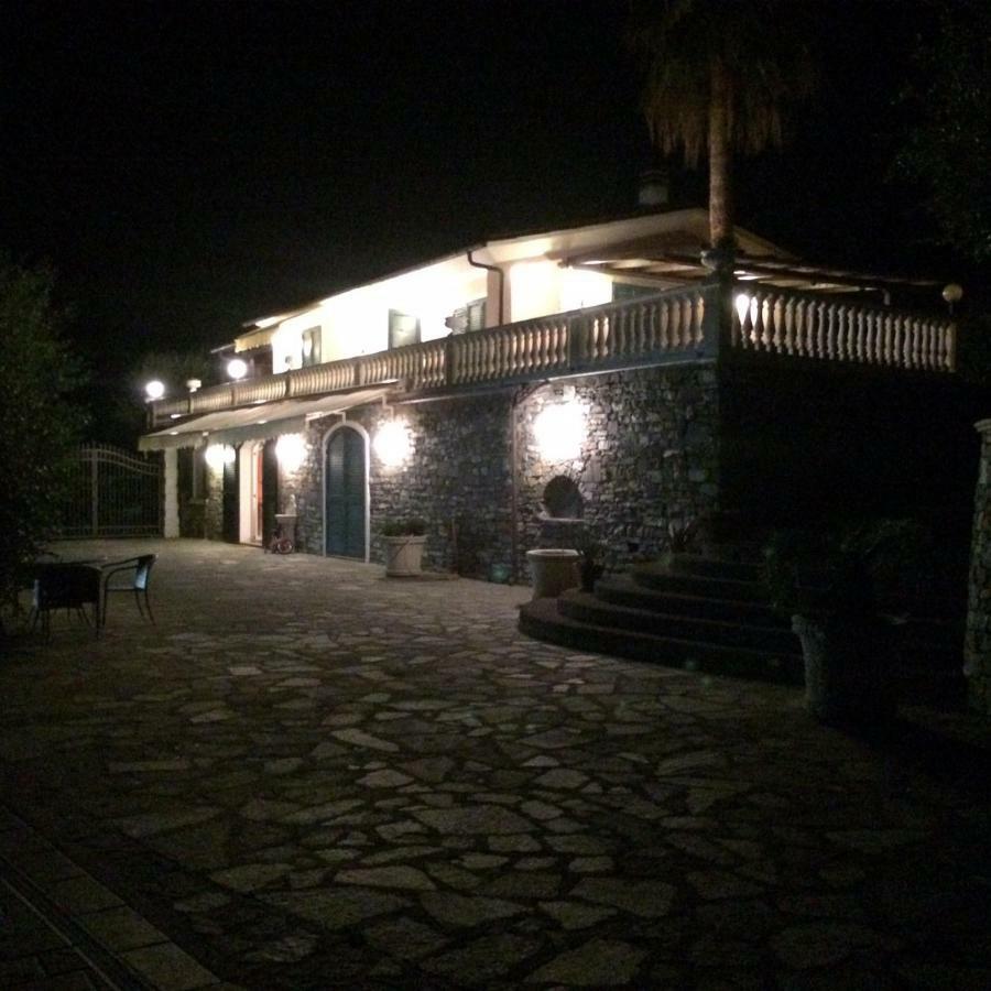 Villa Con Piscina A Imperia, Italy Buitenkant foto