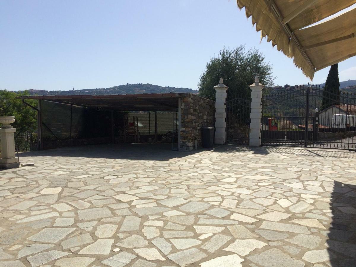 Villa Con Piscina A Imperia, Italy Buitenkant foto