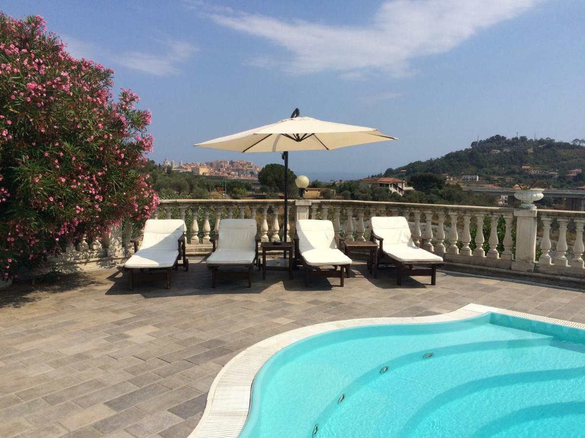 Villa Con Piscina A Imperia, Italy Buitenkant foto