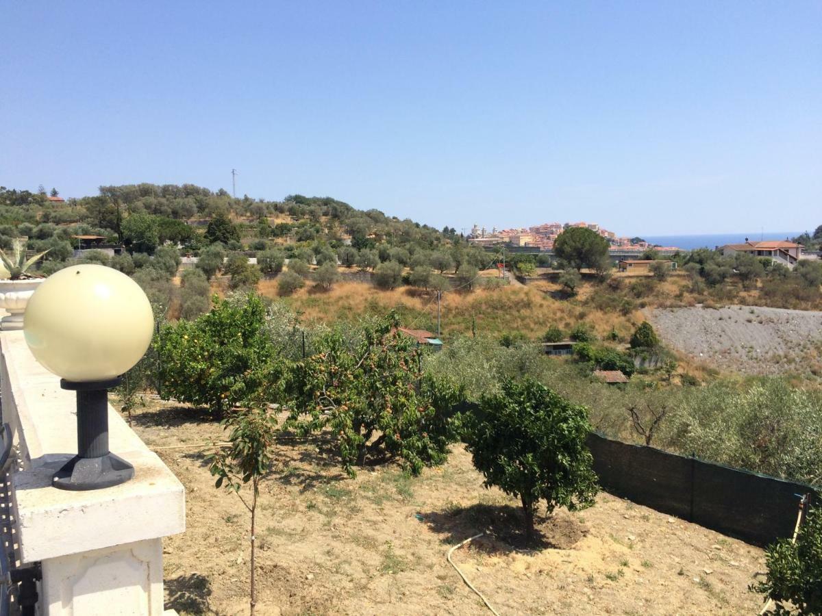 Villa Con Piscina A Imperia, Italy Buitenkant foto