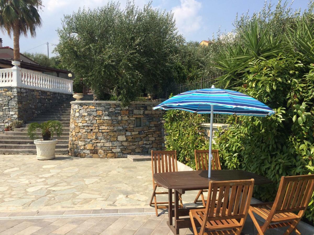 Villa Con Piscina A Imperia, Italy Buitenkant foto