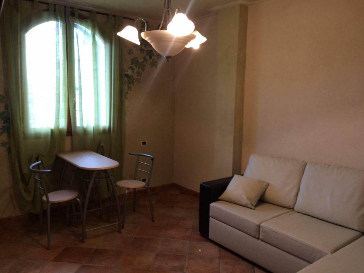 Villa Con Piscina A Imperia, Italy Buitenkant foto