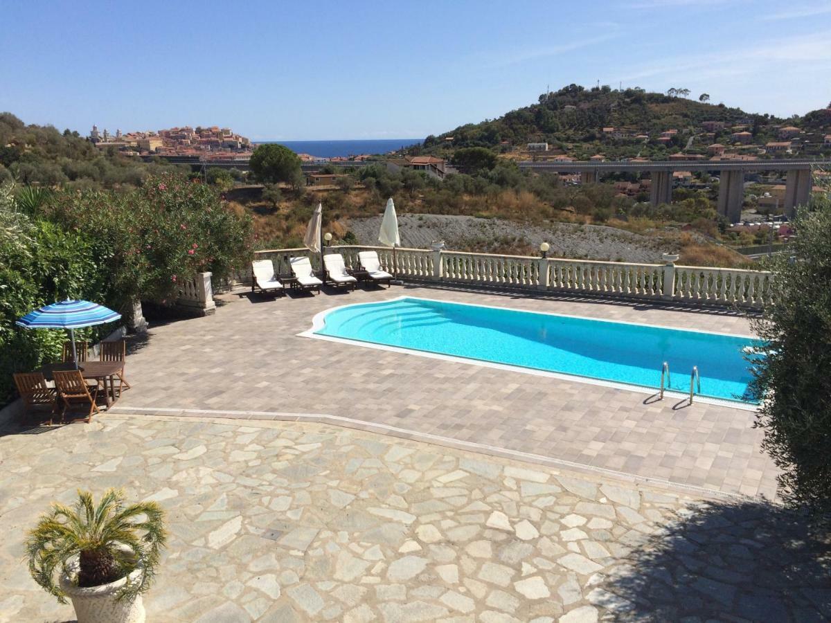 Villa Con Piscina A Imperia, Italy Buitenkant foto